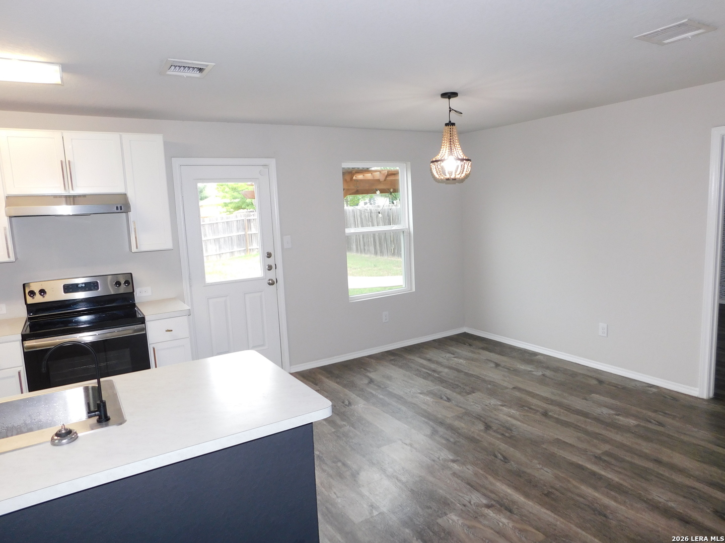5927 Sunshine Summit Converse TX 78109