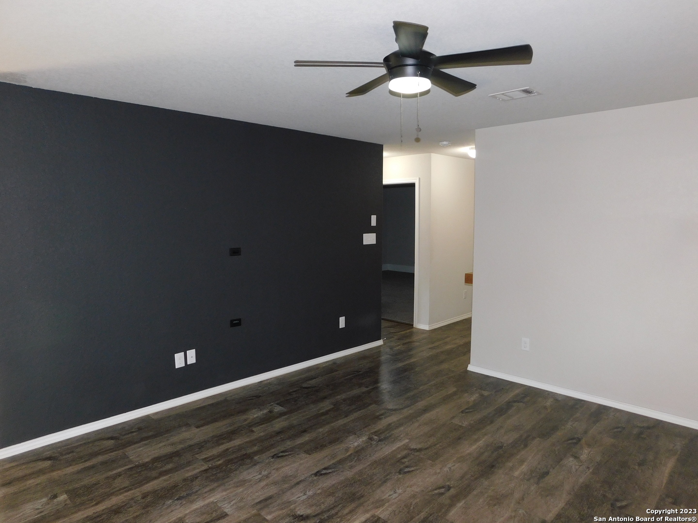 5927 Sunshine Summit Converse TX 78109