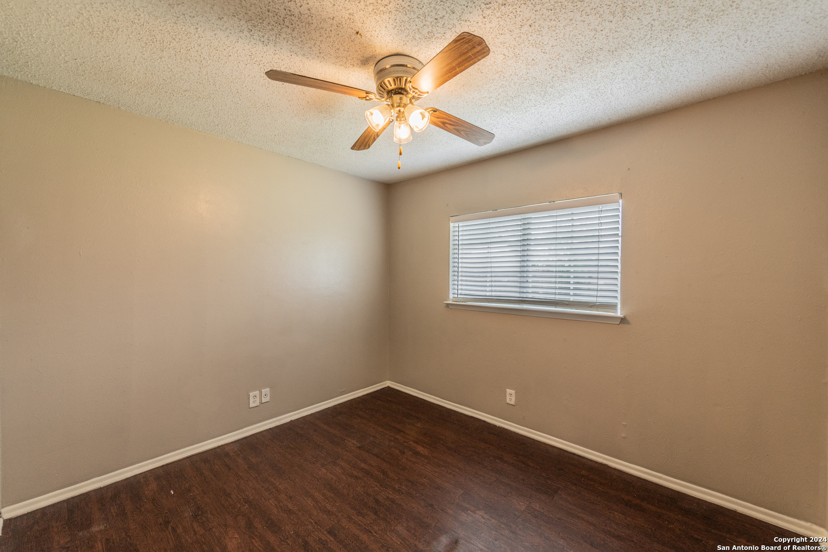 5915 Cliff Ridge San Antonio TX 78250