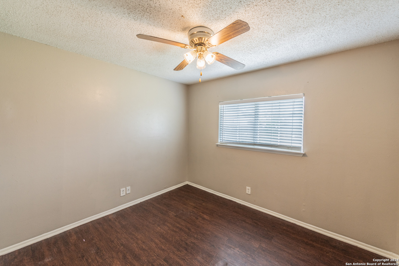 5915 Cliff Ridge San Antonio TX 78250