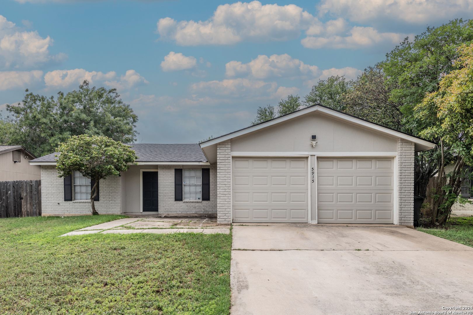 5915 Cliff Ridge San Antonio TX 78250