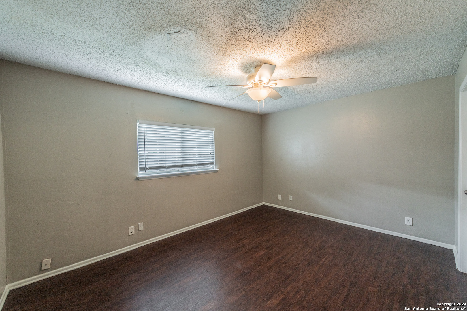 5915 Cliff Ridge San Antonio TX 78250