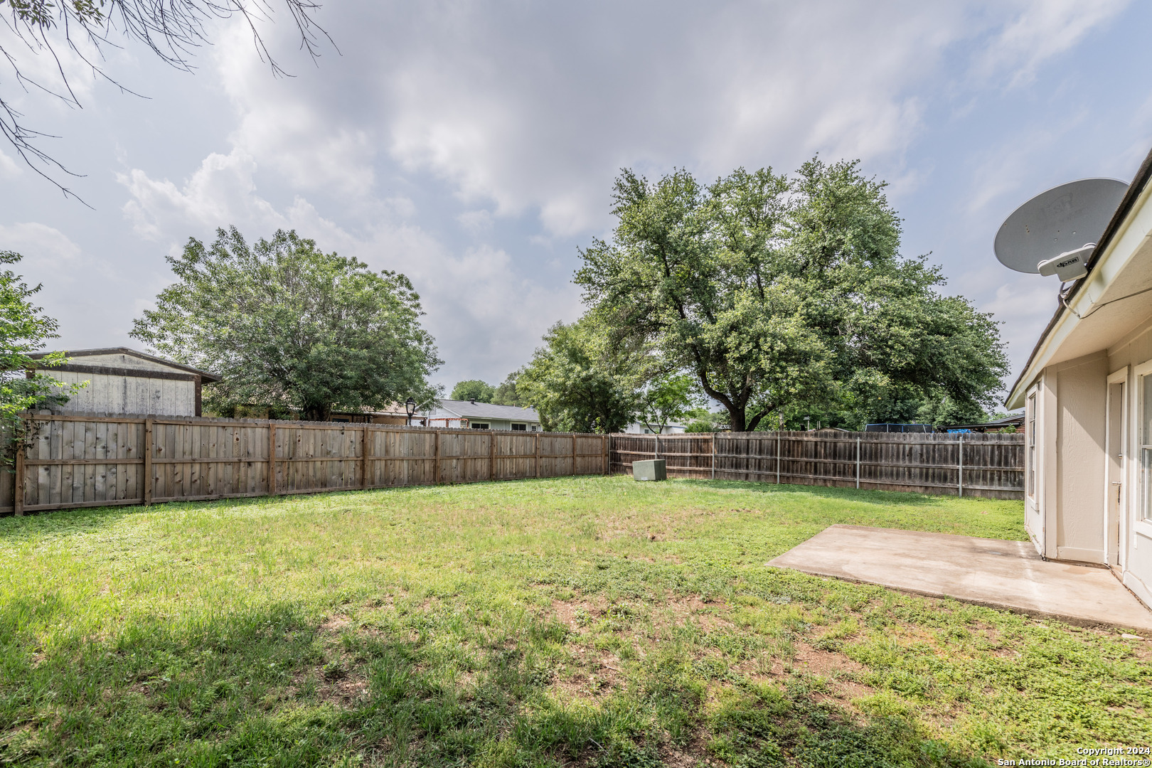 5915 Cliff Ridge San Antonio TX 78250