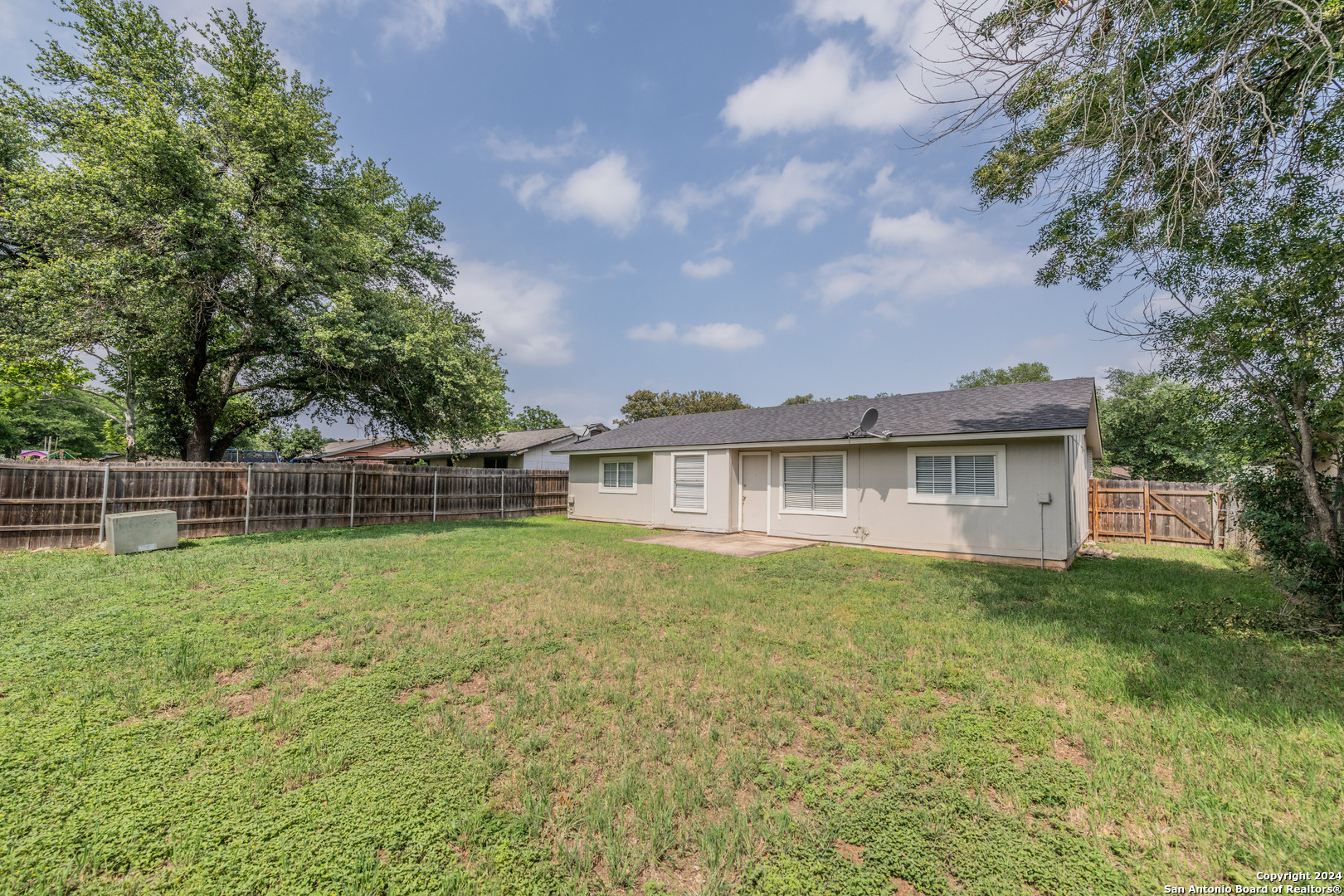 5915 Cliff Ridge San Antonio TX 78250