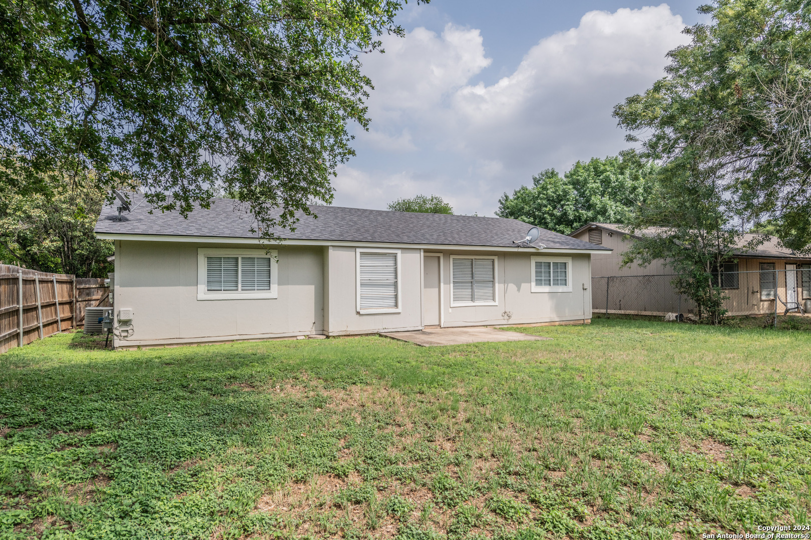 5915 Cliff Ridge San Antonio TX 78250