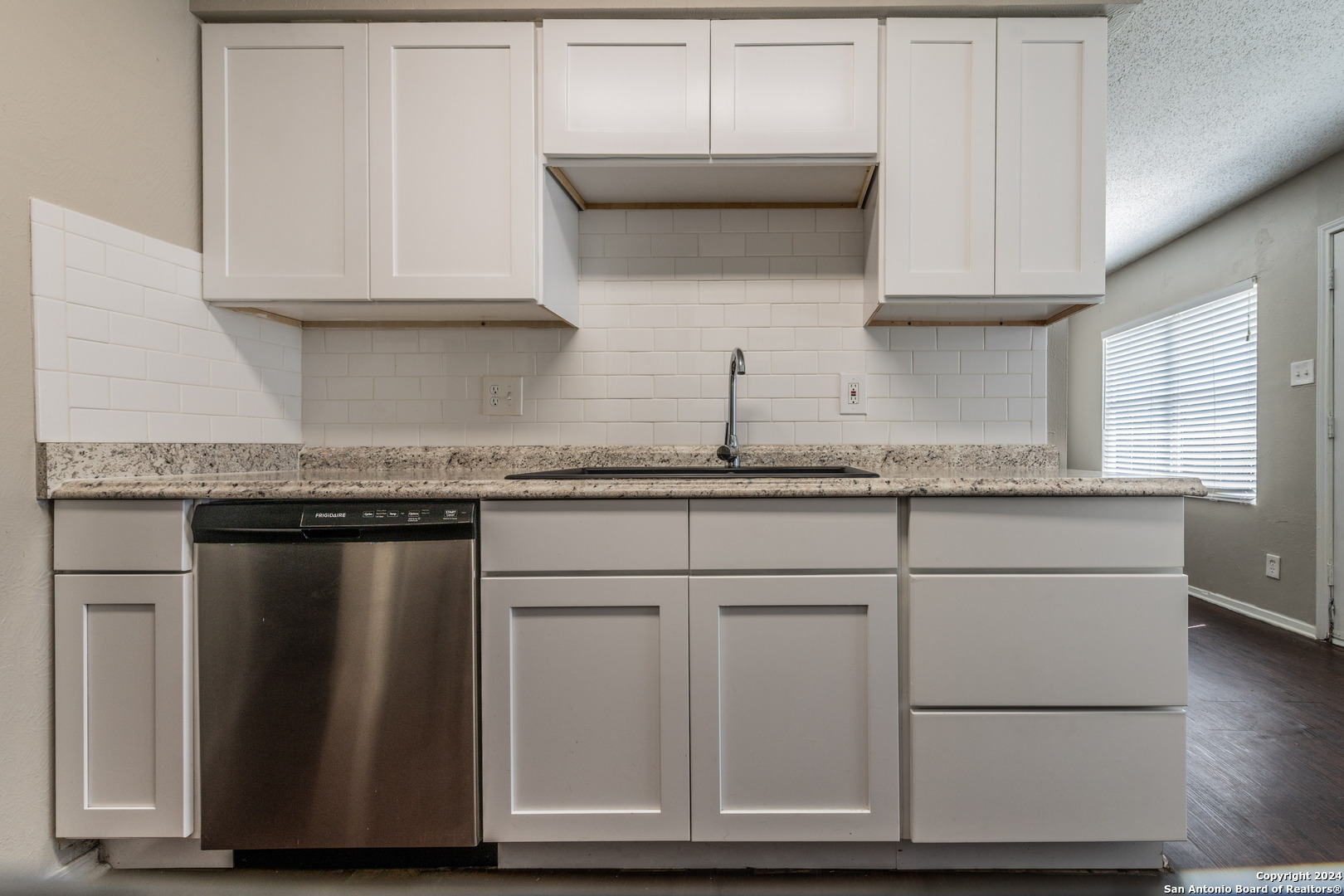 5915 Cliff Ridge San Antonio TX 78250
