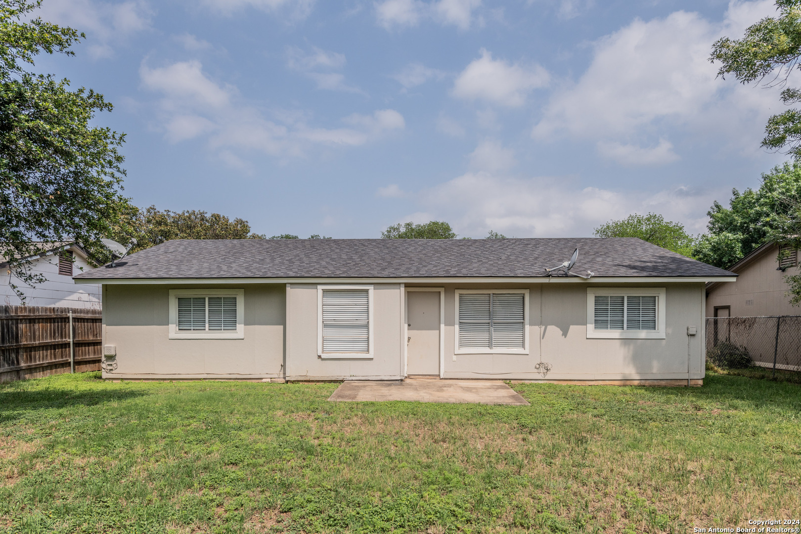 5915 Cliff Ridge San Antonio TX 78250