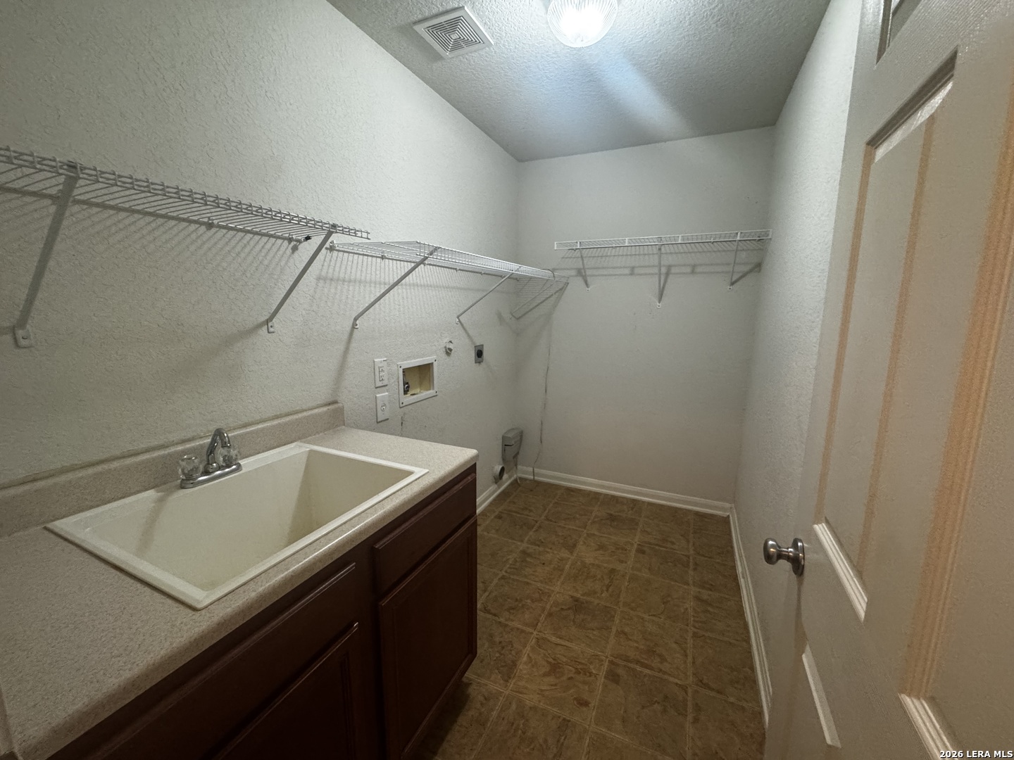 8834 Snow Goose San Antonio TX 78245