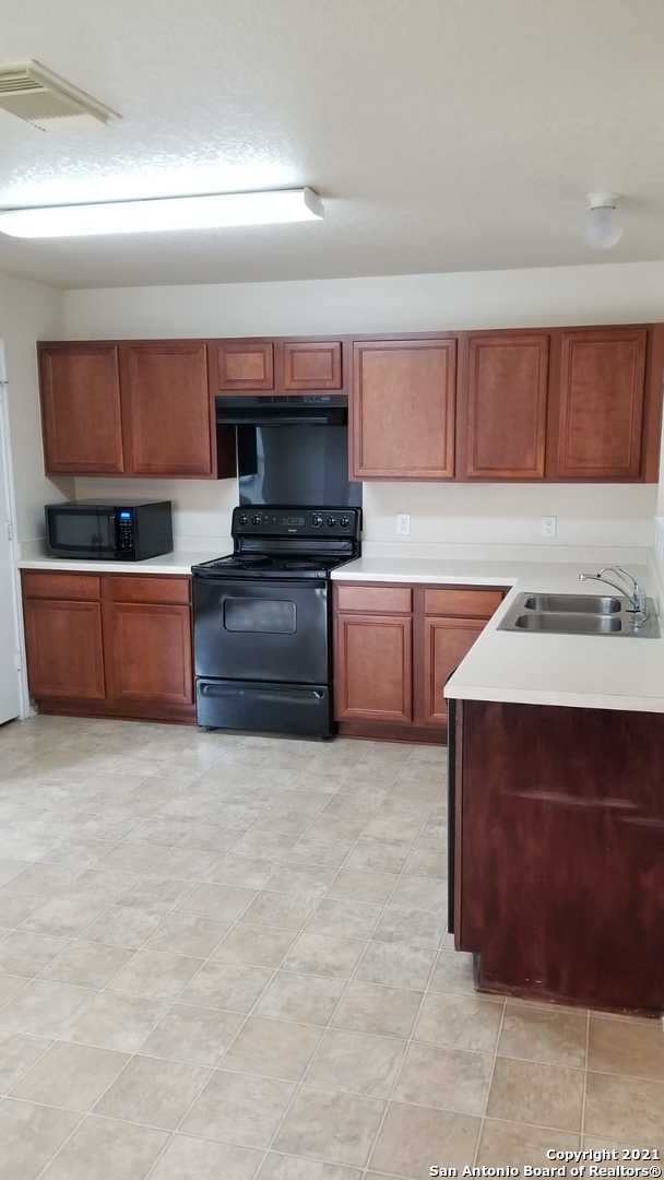 8010 Braes Run San Antonio TX 78254