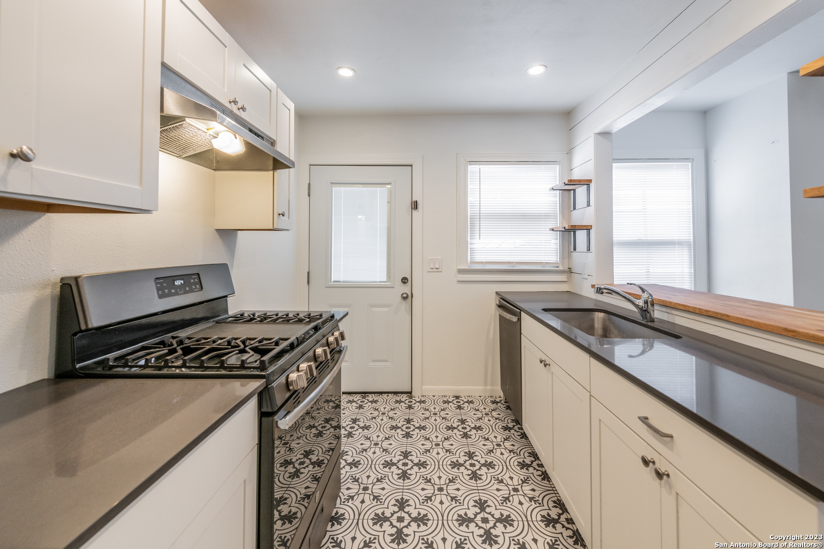 217 Natalen Avenue San Antonio TX 78209