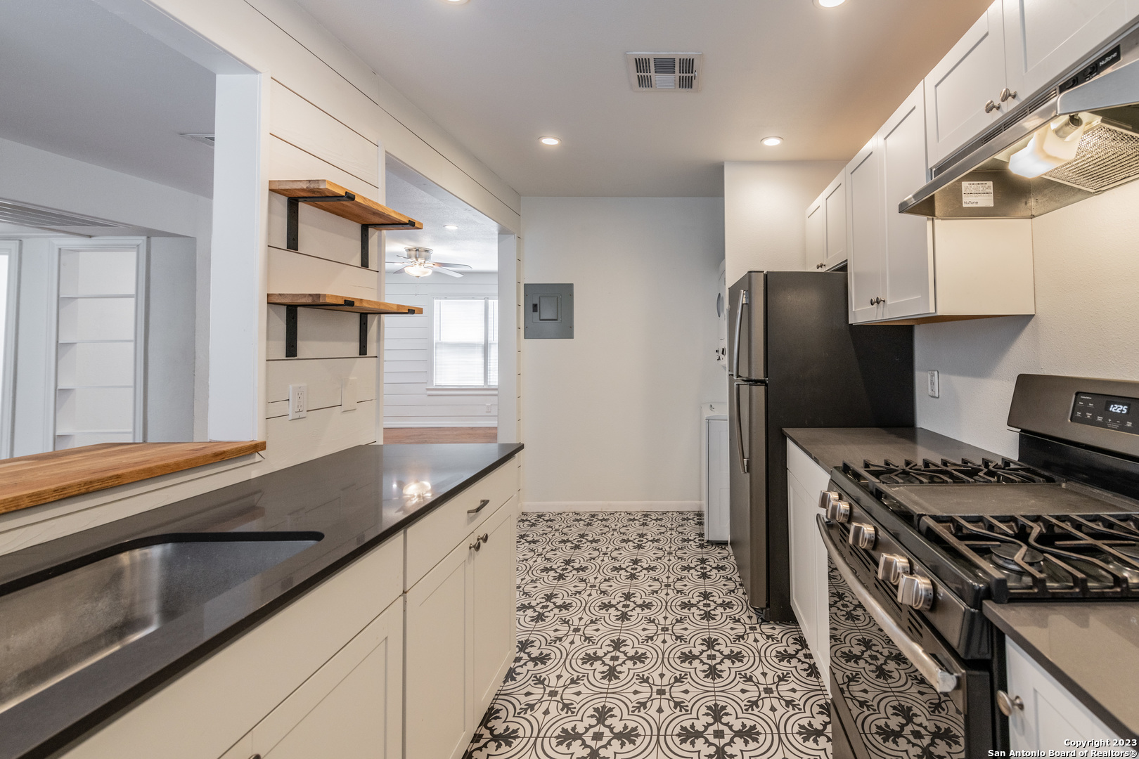 217 Natalen Avenue San Antonio TX 78209