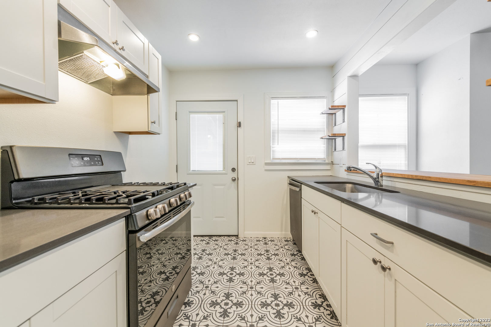 217 Natalen Avenue San Antonio TX 78209