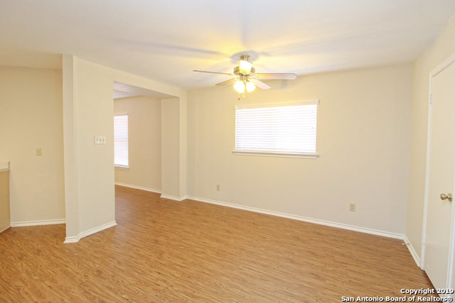 5214 Sagerock Pass San Antonio TX 78247