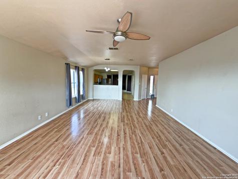 9626 Anderson Way Converse TX 78109