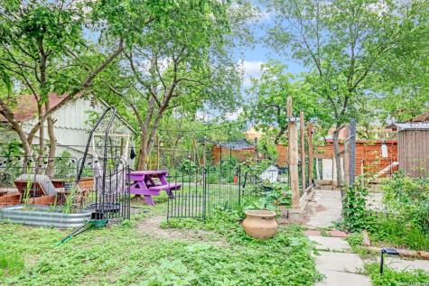 1721 W Mistletoe Avenue San Antonio TX 78201