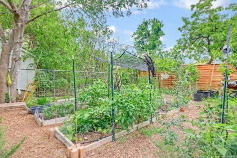 1721 W Mistletoe Avenue San Antonio TX 78201