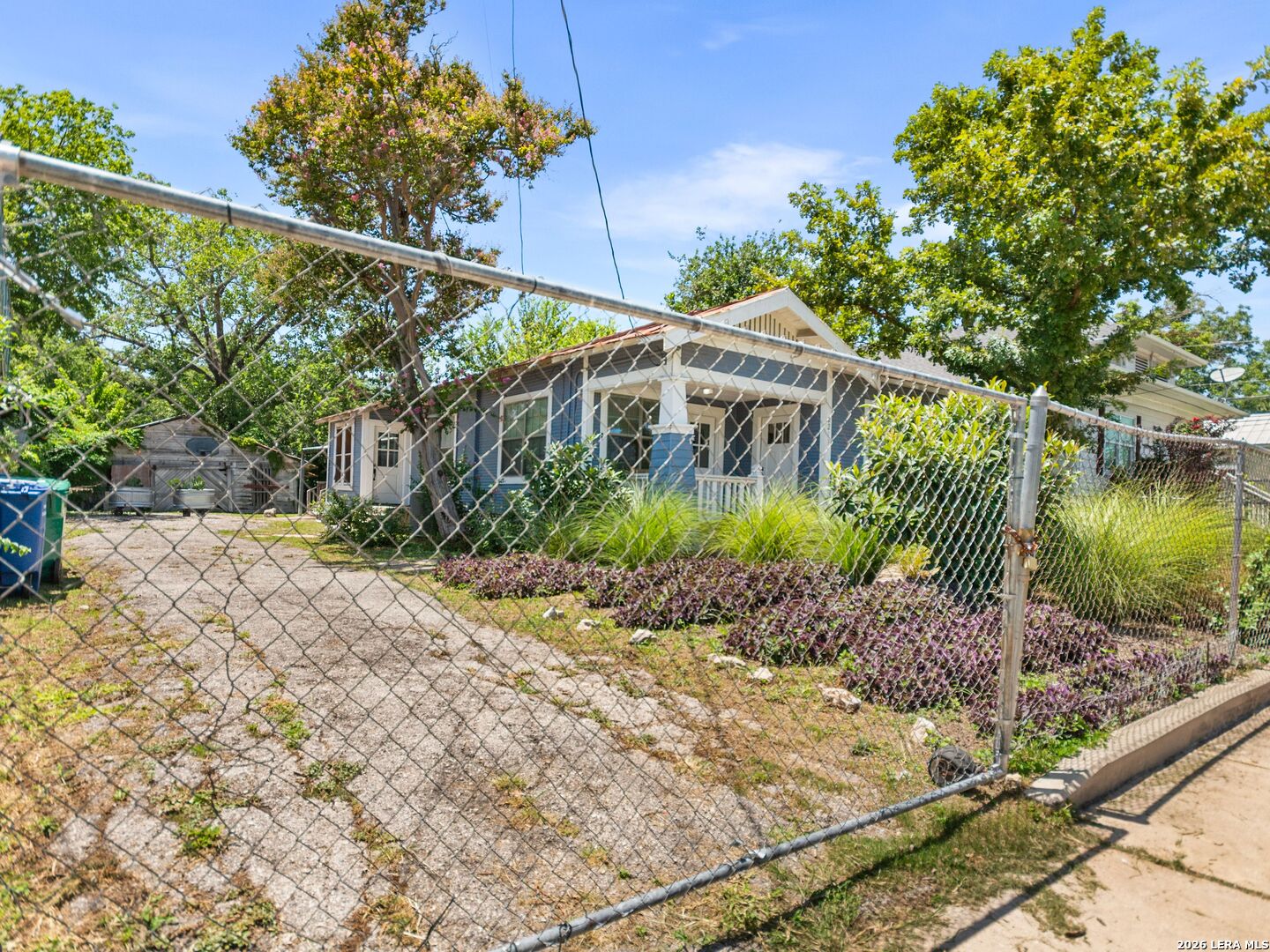 2213 N Flores Street San Antonio TX 78212