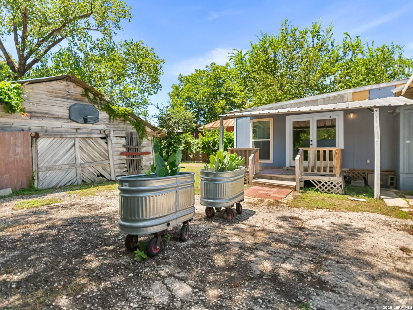 2213 N Flores Street San Antonio TX 78212