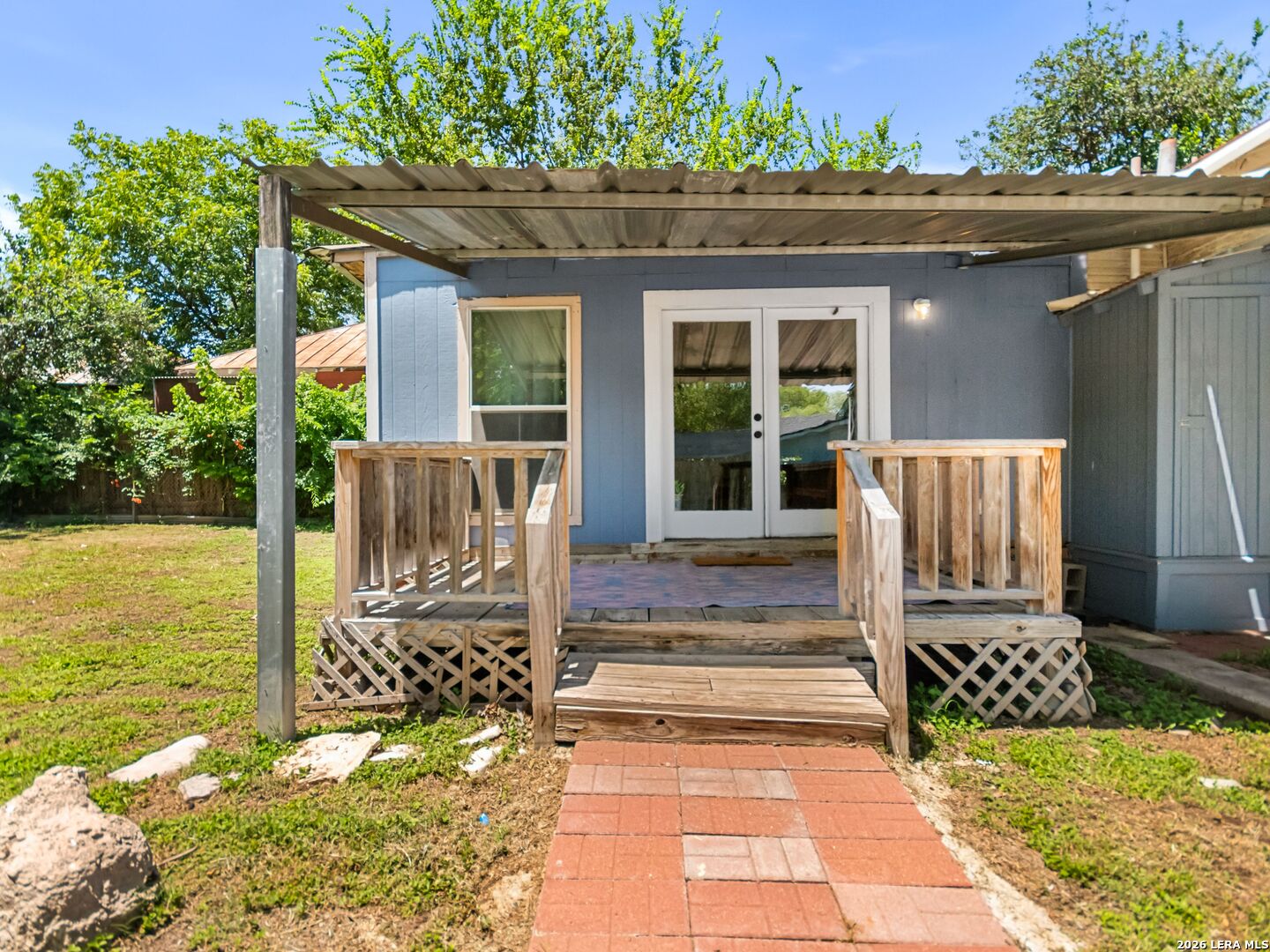 2213 N Flores Street San Antonio TX 78212