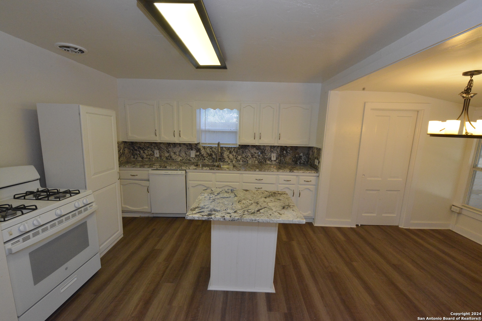 1598 State Highway 16 N Bandera TX 78003
