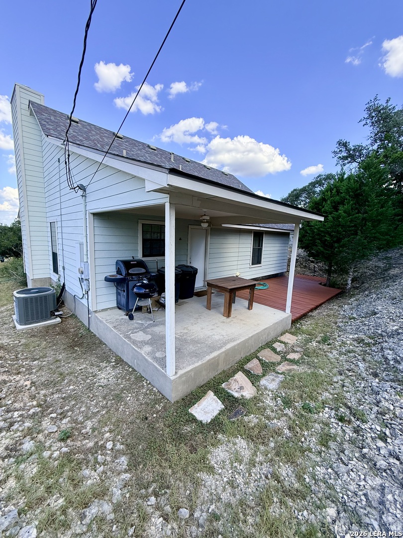 1057 Blue Bill Cove Drive Lakehills TX 78063
