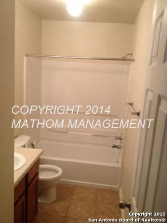 10618 Mathom Landing Universal City TX 78148