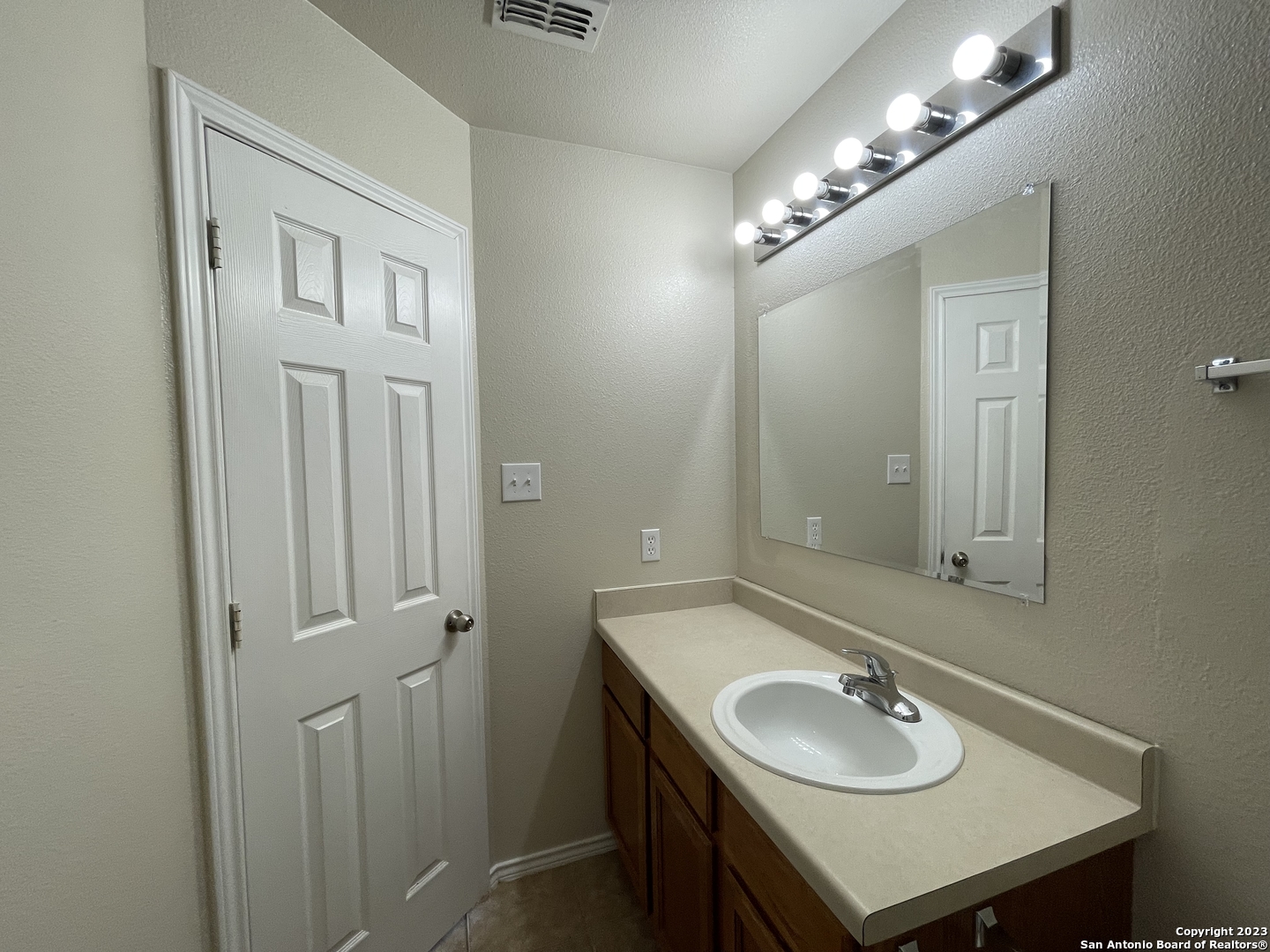 5630 Golf Mist San Antonio TX 78244