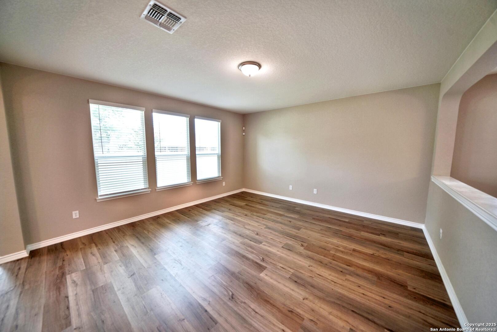 107 Kyle Cove Universal City TX 78148