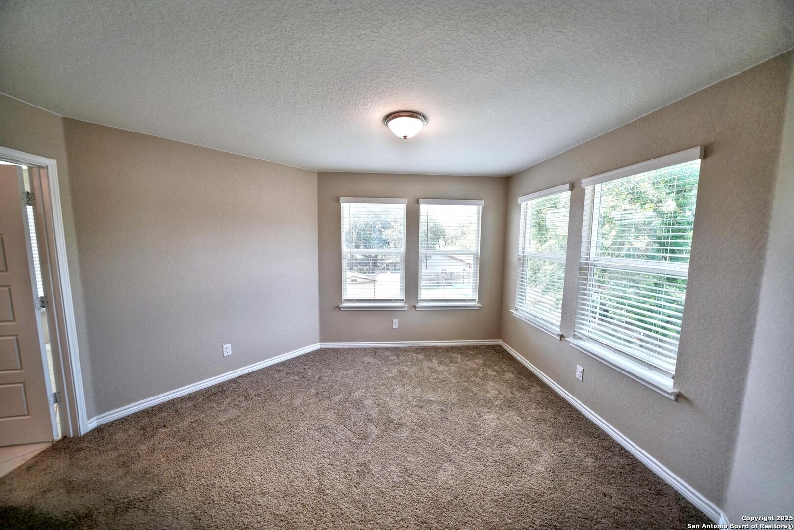 107 Kyle Cove Universal City TX 78148