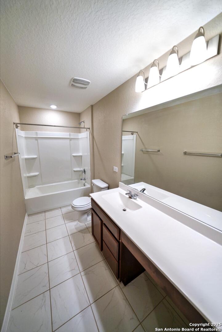 107 Kyle Cove Universal City TX 78148