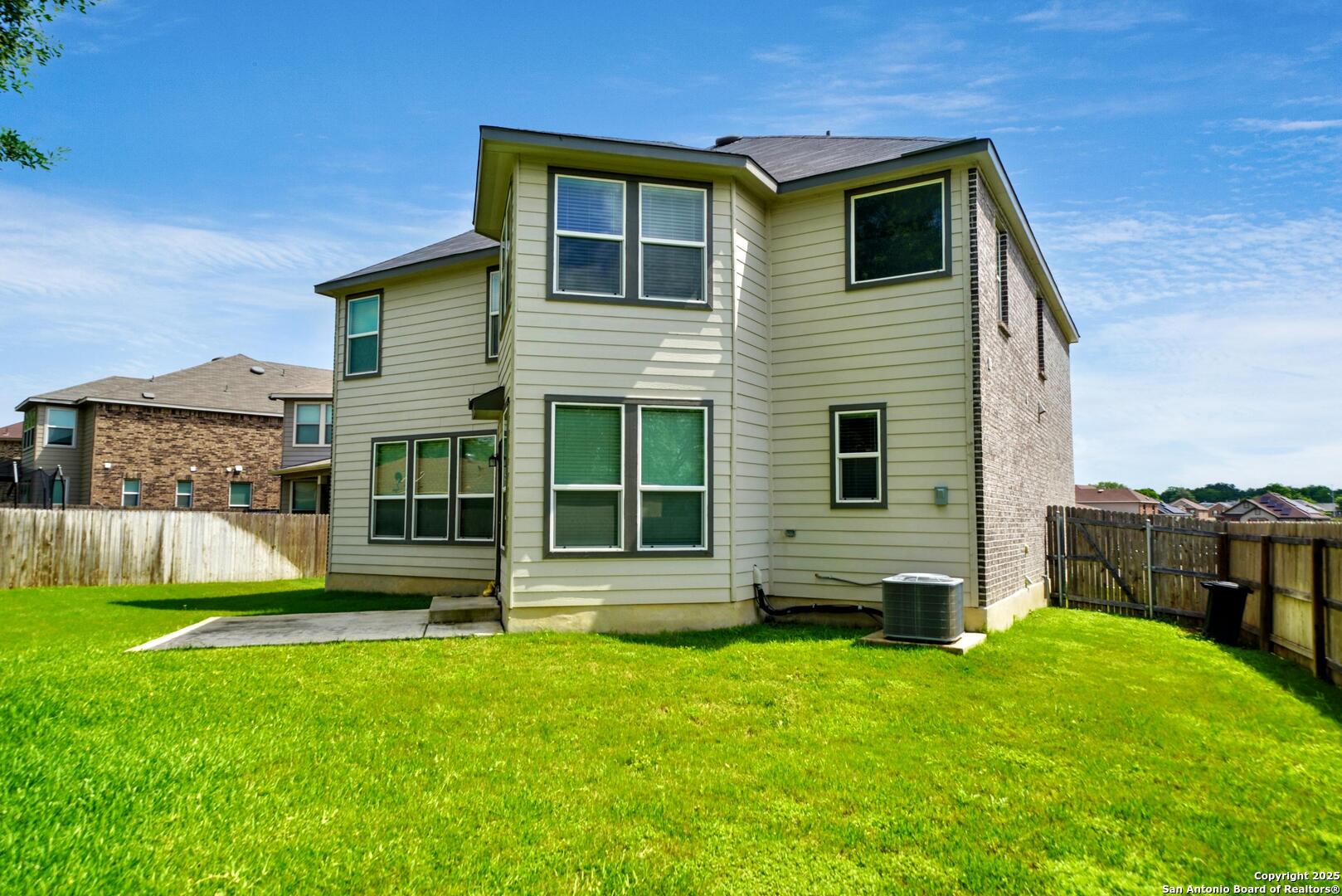 107 Kyle Cove Universal City TX 78148
