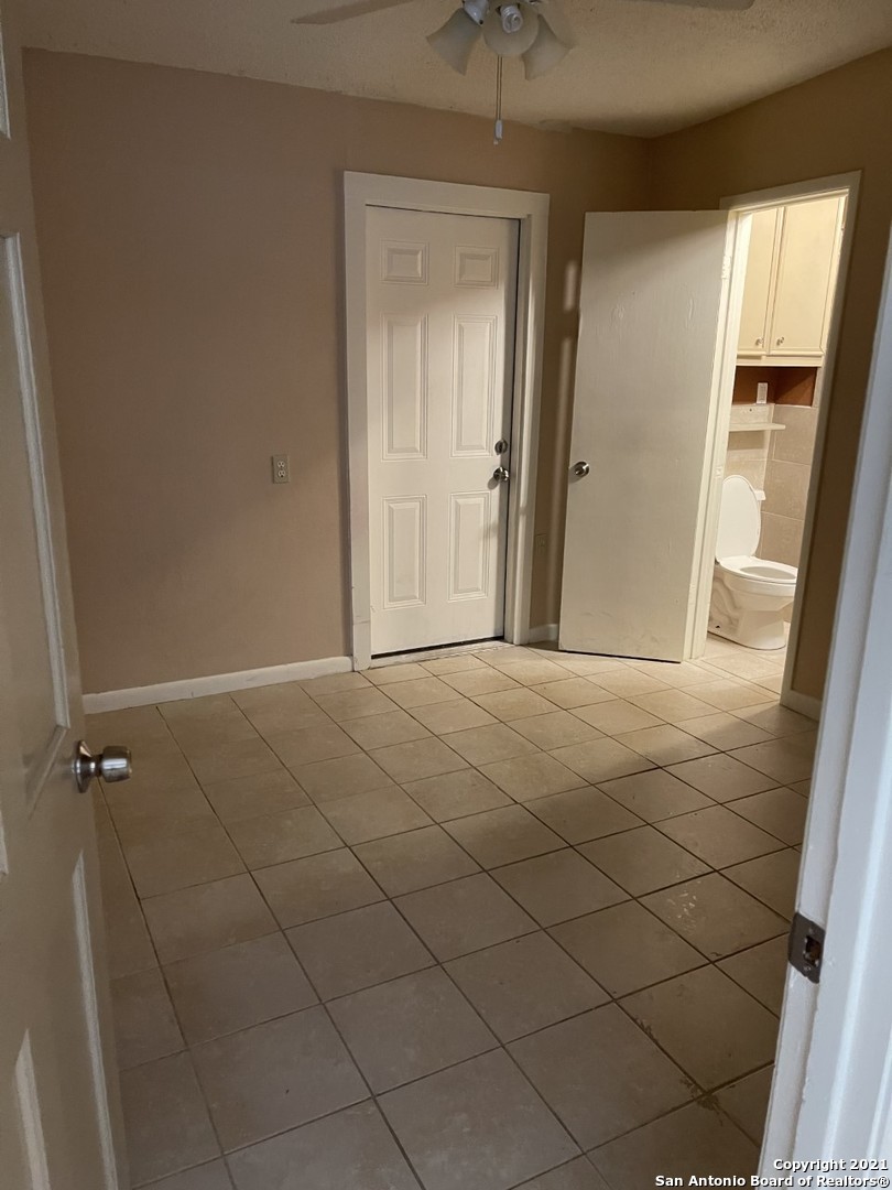 567 Gilbert Lane San Antonio TX 78213