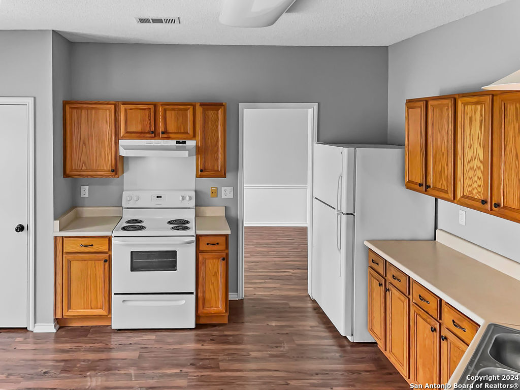 9315 Bowen Drive San Antonio TX 78250