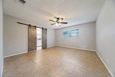 313 Sagecrest Drive Hollywood Pa TX 78232