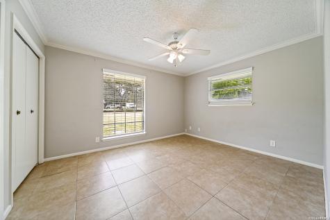313 Sagecrest Drive Hollywood Pa TX 78232