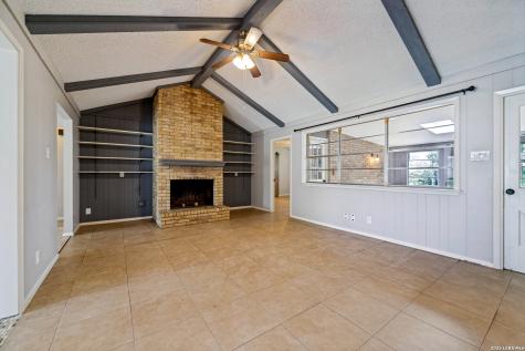 313 Sagecrest Drive Hollywood Pa TX 78232