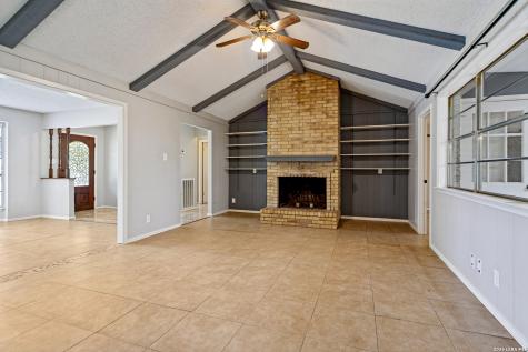 313 Sagecrest Drive Hollywood Pa TX 78232