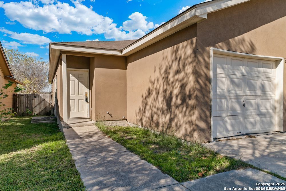 7379 Longing Trail San Antonio TX 78244