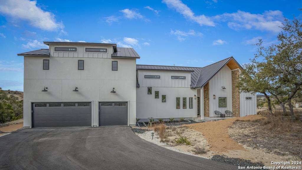 585 N Scenic Hills Blanco TX 78606