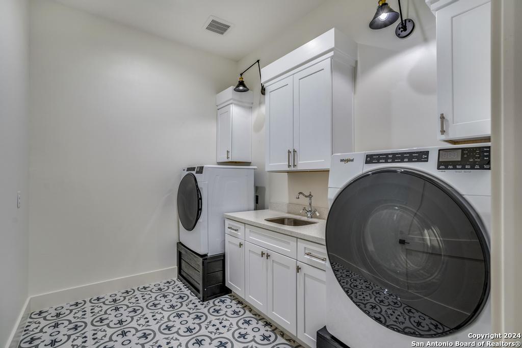 585 N Scenic Hills Blanco TX 78606