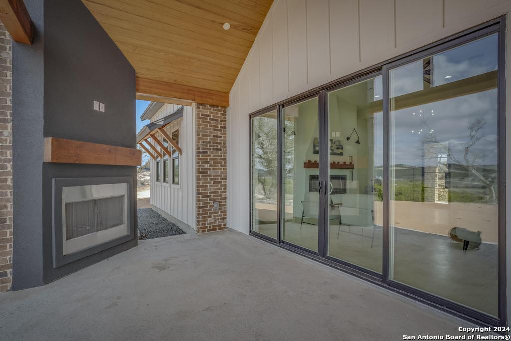 585 N Scenic Hills Blanco TX 78606