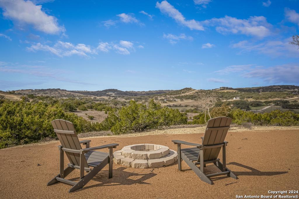 585 N Scenic Hills Blanco TX 78606