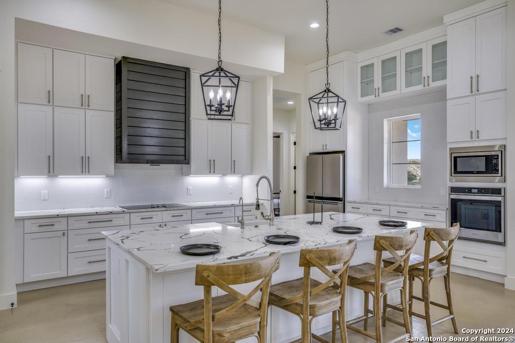 585 N Scenic Hills Blanco TX 78606