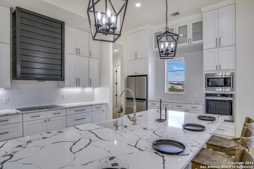 585 N Scenic Hills Blanco TX 78606
