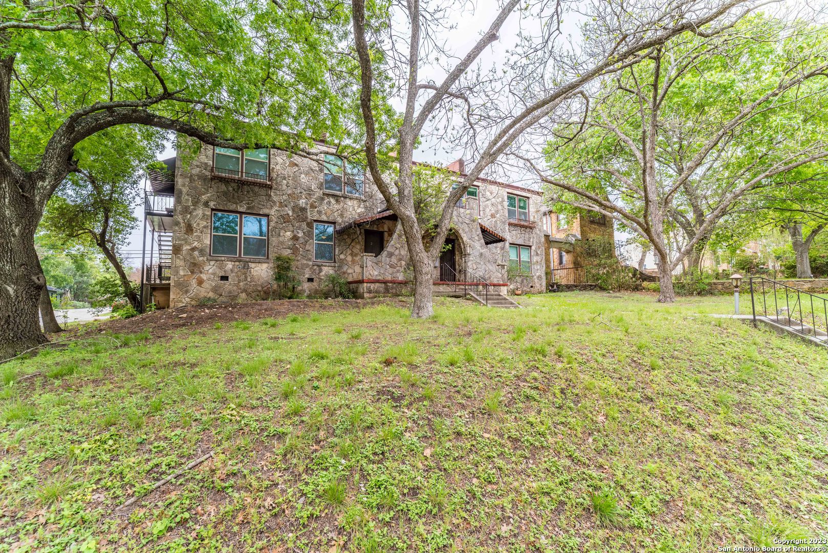 254 Cloverleaf Avenue Alamo Heights TX 78209