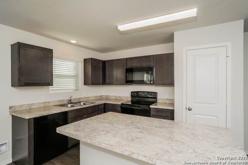 3811 Somers Crest San Antonio TX 78211