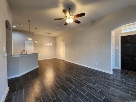 350 Creekside Curve New Braunfels TX 78130