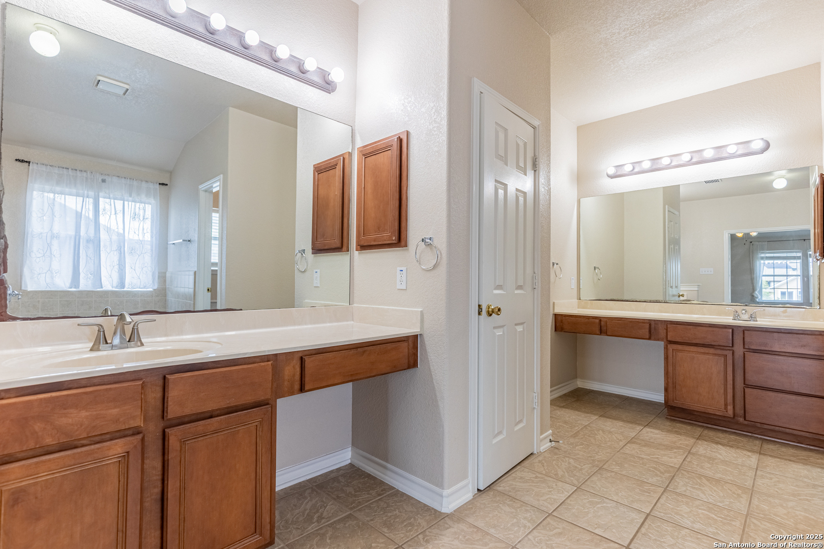 21226 Villa Valencia San Antonio TX 78258