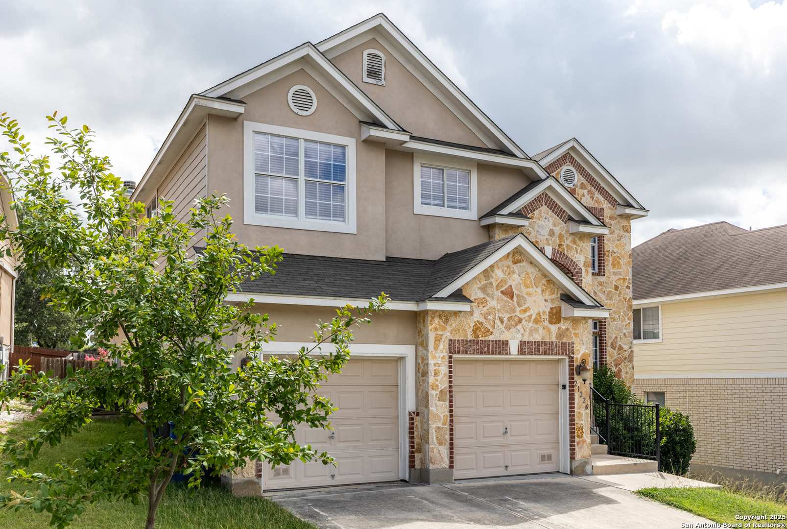 21226 Villa Valencia San Antonio TX 78258