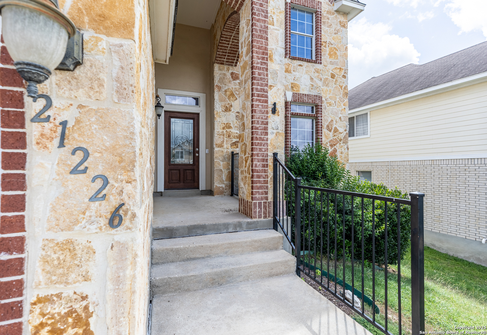 21226 Villa Valencia San Antonio TX 78258